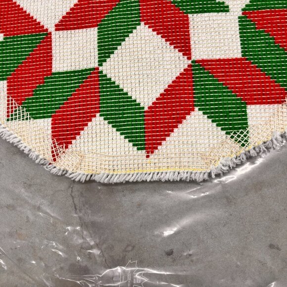 Geometric Star Tree Skirt Latch Hook Rug VTG Hook Yarn Rug Tree Skirt - Picture 10 of 11